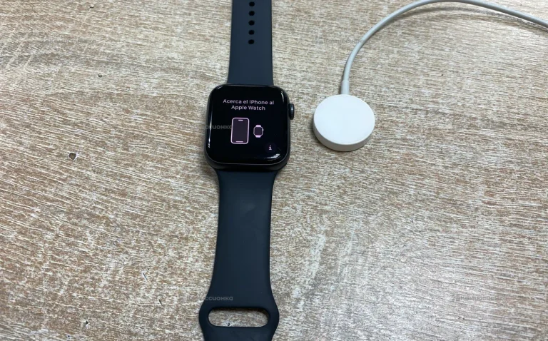 Часы  Apple Watch SE 44mm