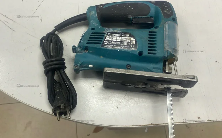 Электролобзик makita 4329