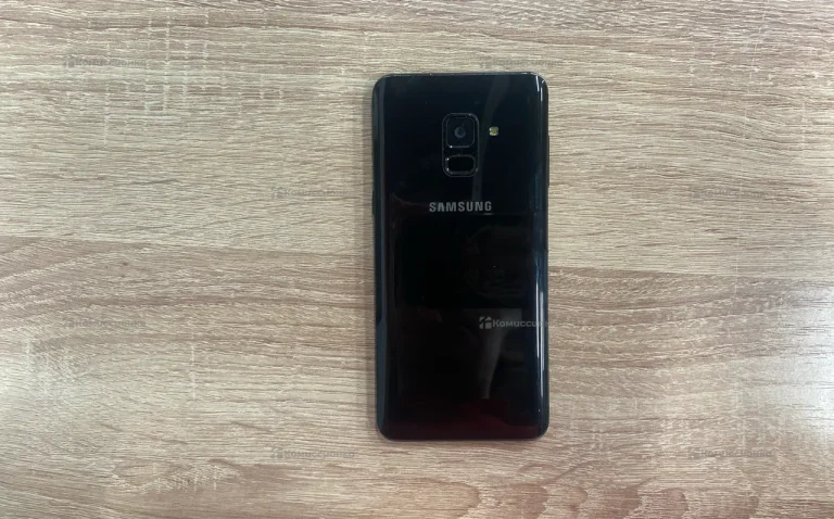 Samsung Galaxy A8 (2018) SM-A530F/DS 2018 4/32Gb