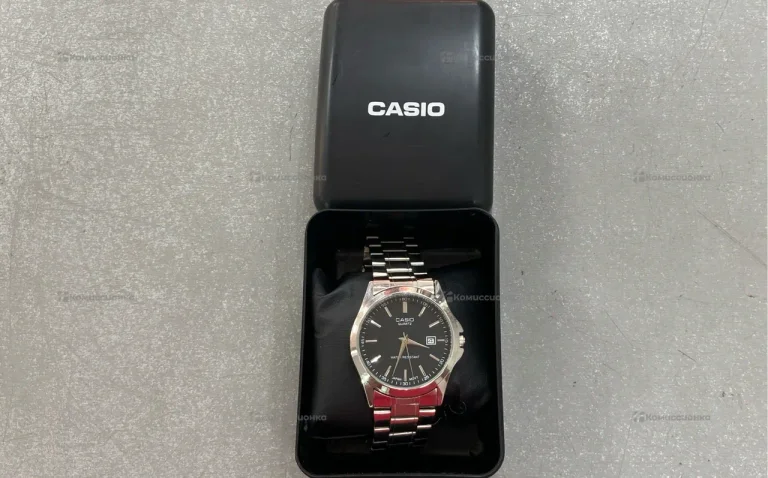 Часы  Casio QUARTZ