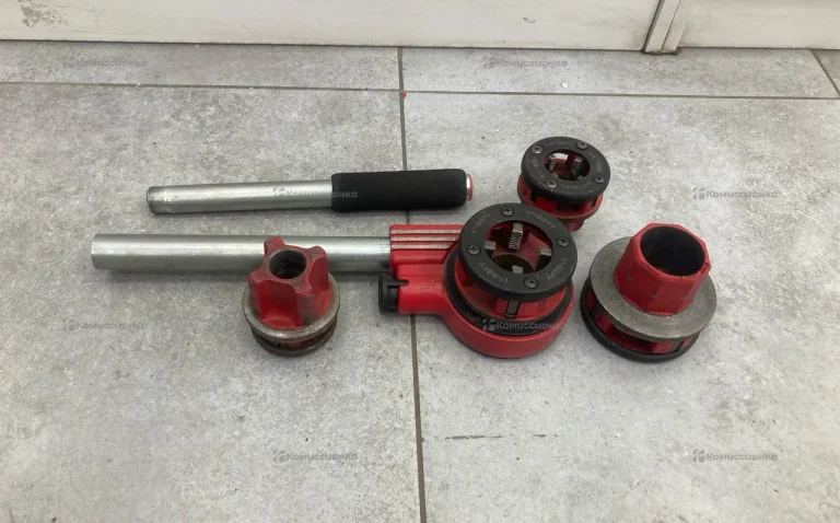 Набор клупп с трещоткой Matrix