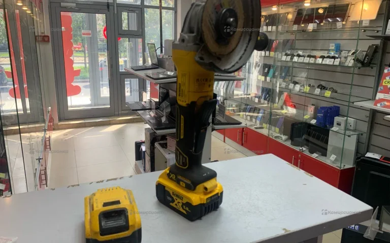 УШМ аккумуляторная DeWALT DCG406N