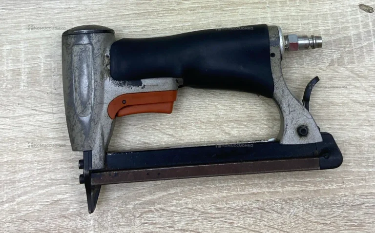 Степлер пневматический lu-8016f