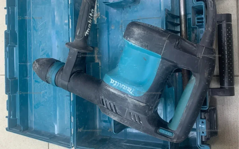 Отбойный молоток makita HM0870C