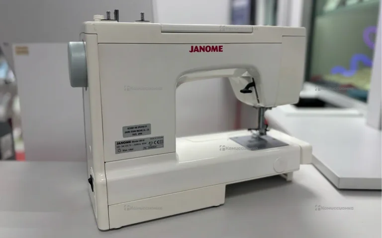 Швейная машина  JANOME 5515