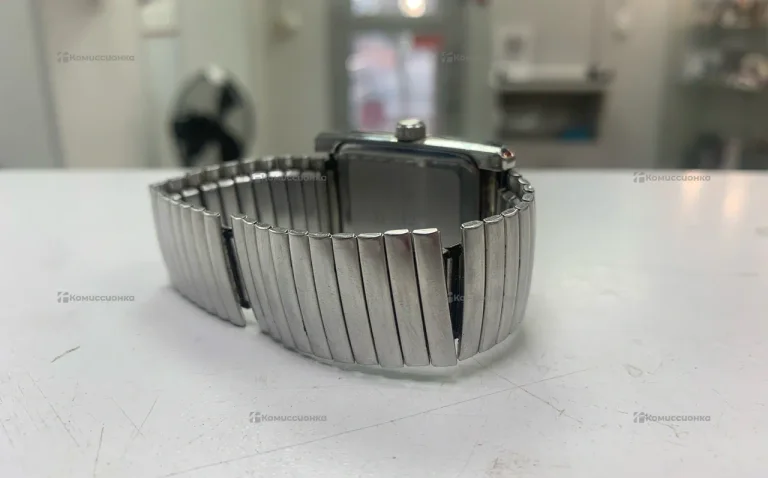 Часы  Vector V8-123