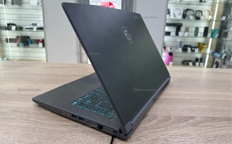 Ноутбук MSI Thin 15