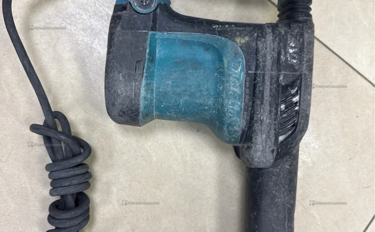 Makita hm0871c