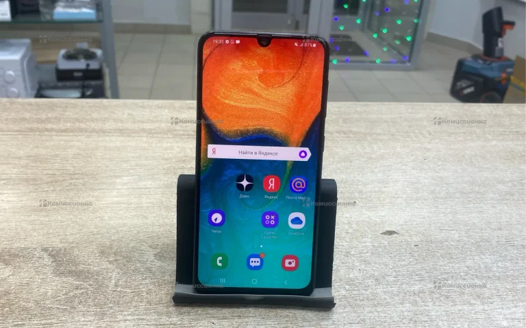 Samsung Galaxy A30 3/32 ГБ
