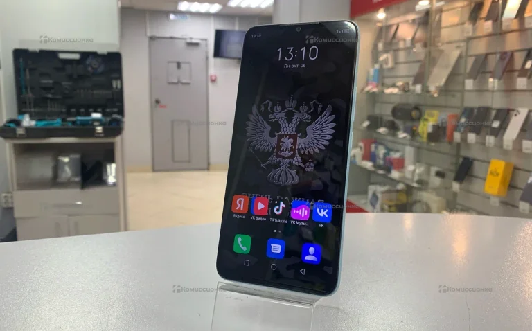 Infinix Smart 6 HD 2/32 ГБ
