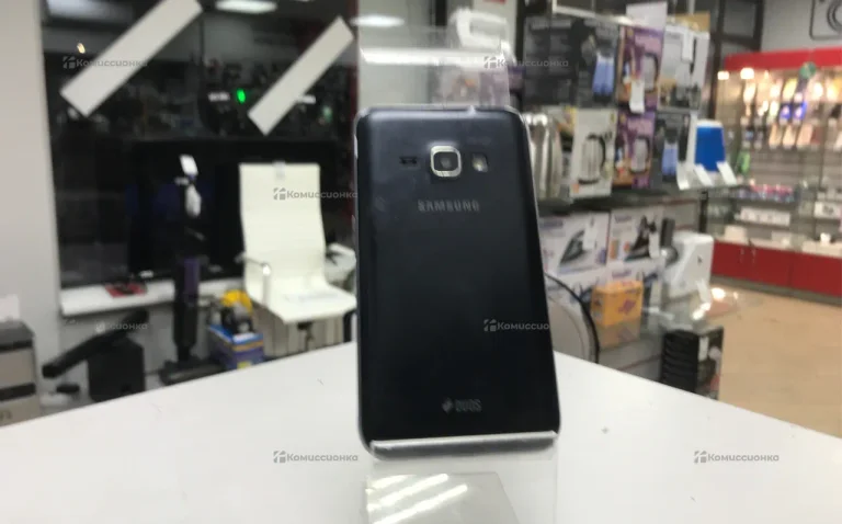 Samsung Galaxy J1 1/8 ГБ