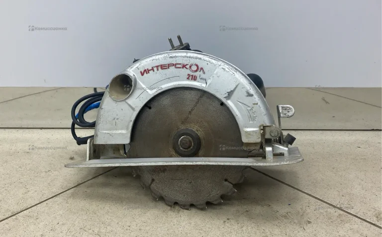 Дисковая пила Интерскол ДП-210/1900М