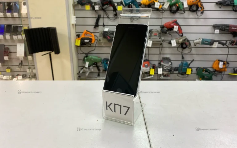 Apple iPhone SE (2020) 4/64 ГБ