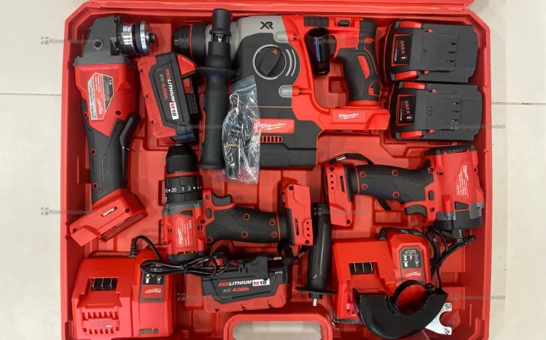 набор Milwaukee 4 в 1.
