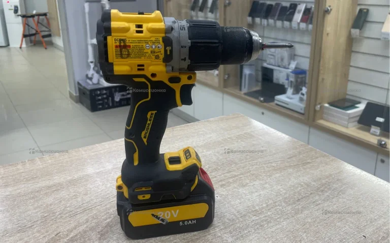 Дрель-шуруповерт Dewalt DCD805