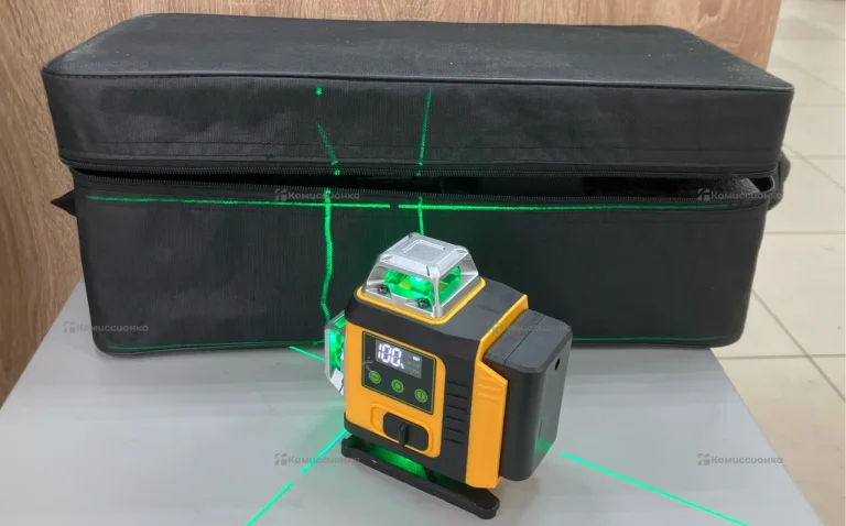 Лазерный уровень Dewalt реплика