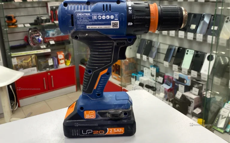 Дрель-шуруповерт Dexter 20VSD2-35RCA