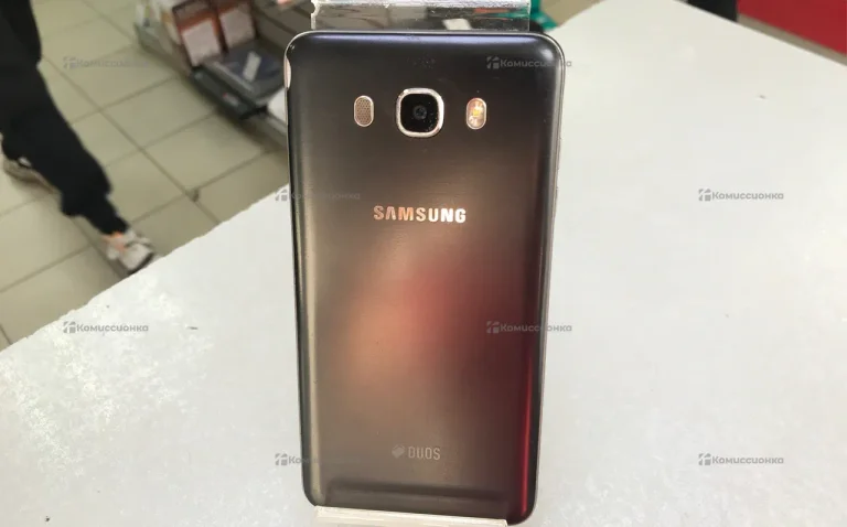 Samsung Galaxy J7 1.5/16 ГБ