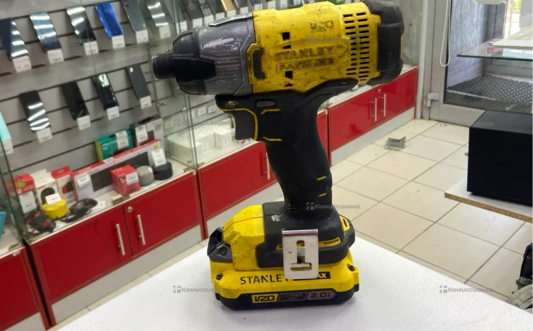 Винтоверт ударный Stanley Fatmax SFMCF800B-XJ