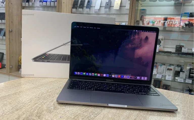 Ноутбук MacBook 13  2020 i5