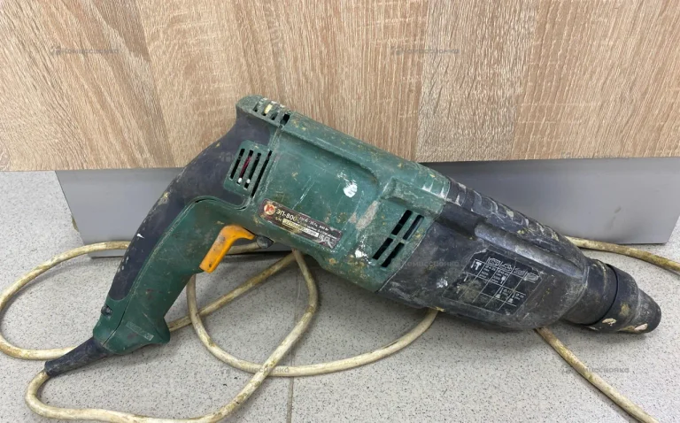 Перфоратор Калибр ЭП-800/26