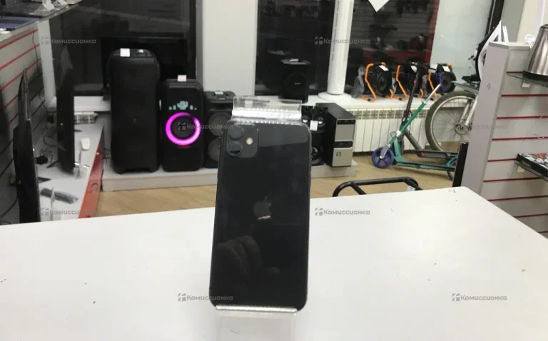 Apple iPhone 11 4/64 ГБ
