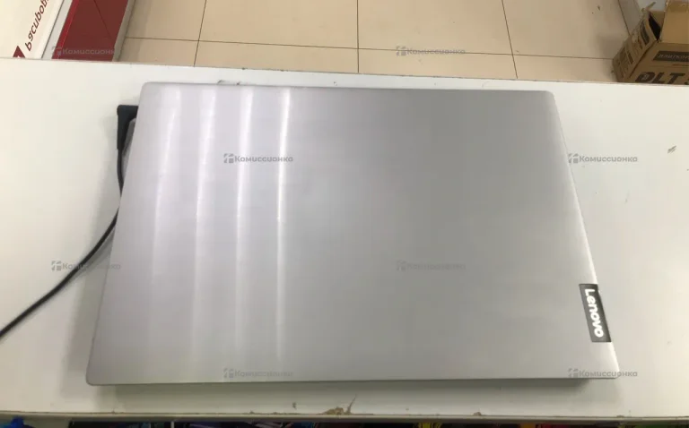 Ноутбук Lenovo 81UT