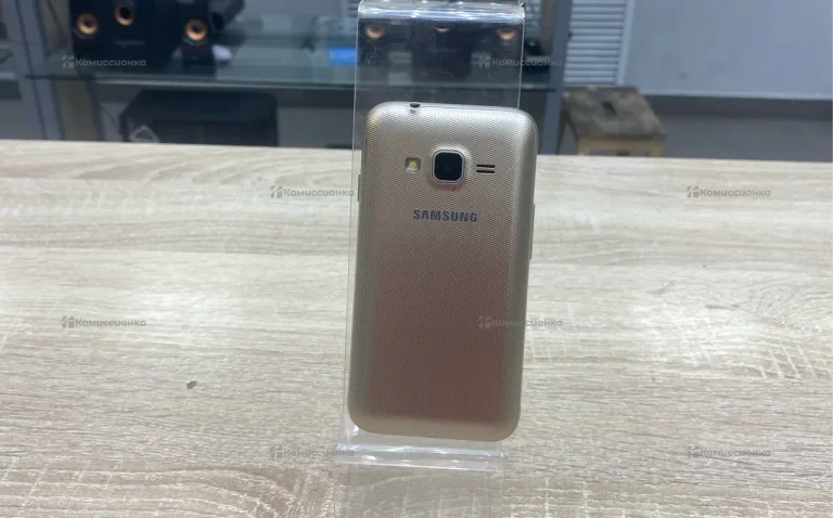 Samsung Galaxy J1 0/4 ГБ