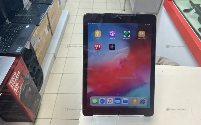 Планшет Apple iPad Air 64Gb Wi-Fi