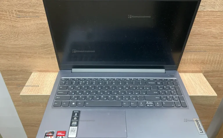 Ноутбук Lenovo IdeaPad Slim 3 15ABR8