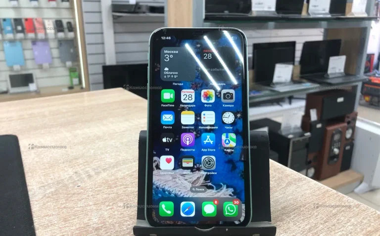 Apple iPhone 11 4/64 ГБ