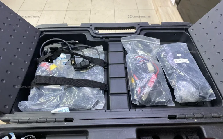 Диагностический автомобильный сканер  Launch x431