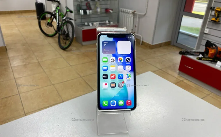 Apple iPhone 11 4/64 ГБ