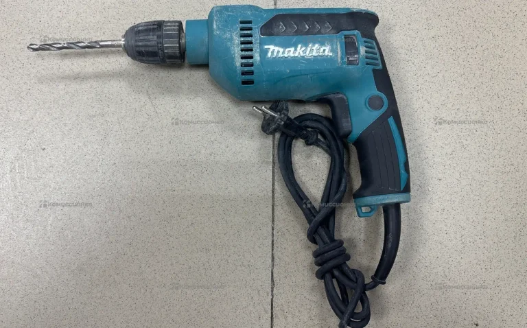 Дрель Makita DP4021