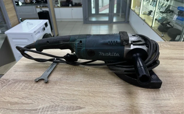 УШМ МАКИТА GA9020