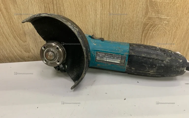 УШМ Makita GA5030 .