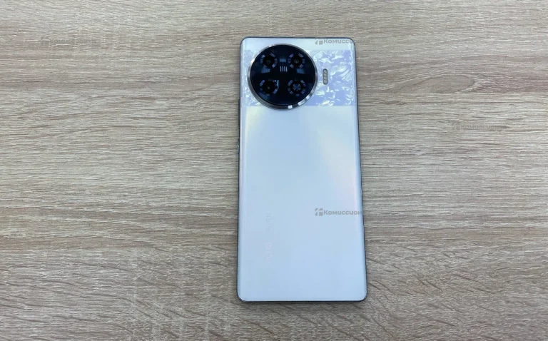 Tecno Spark 20 Pro+ 8/256 ГБ