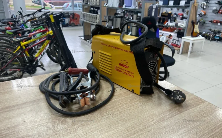 Сварочный Инвертор Бизон 205ПН-3