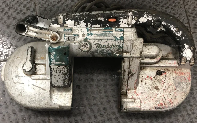 Ленточная пила Makita 2107F.