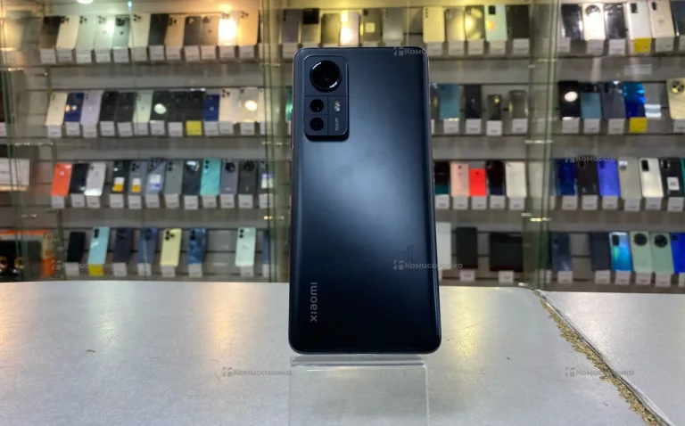Xiaomi 12 8/128 ГБ