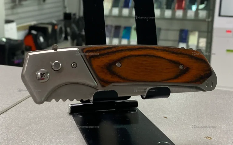 Нож выкидной