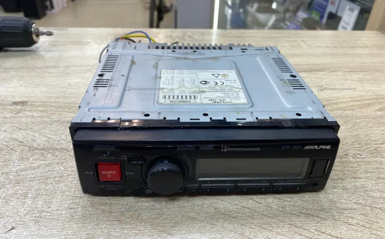 Автомагнитола Alpine UTE-72BT