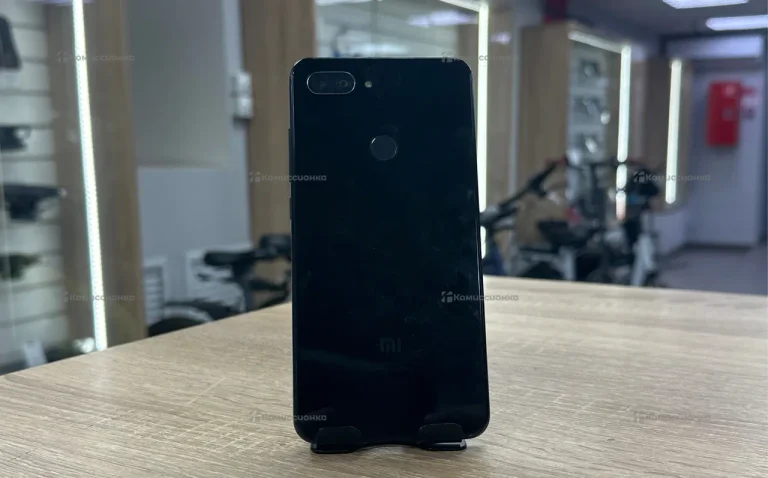 Xiaomi Mi 8 Lite 4/64 ГБ
