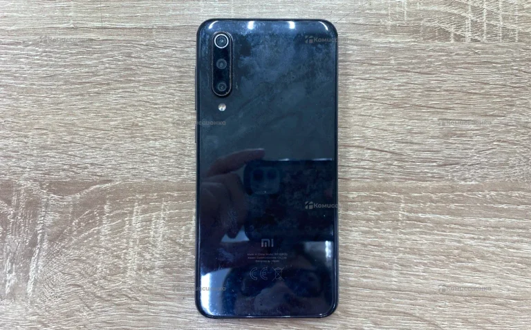 Xiaomi Mi 8 SE 6/64 ГБ