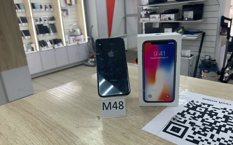 Apple iPhone X 3/64 ГБ