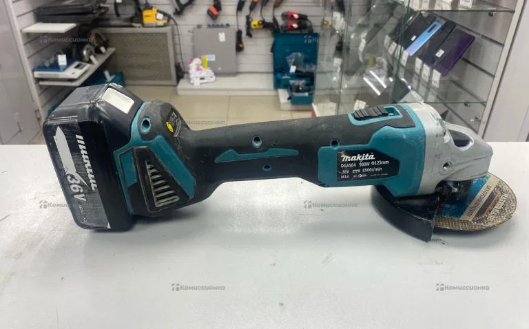 Makita DGA504