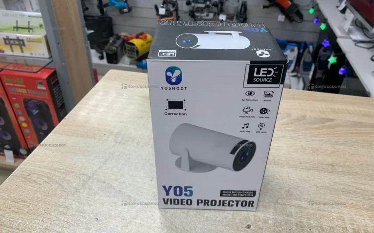 Проектор Y05