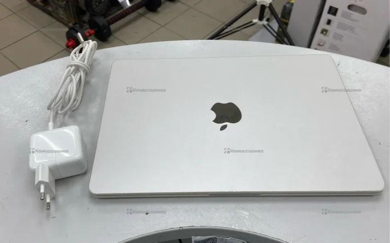 MacBook Air M2 2022