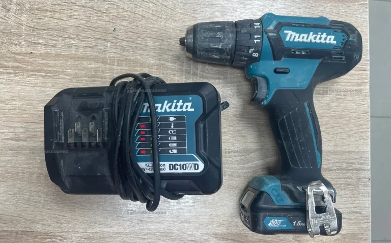 Аккумуляторная дрель-шуруповерт Makita DF333DWAE