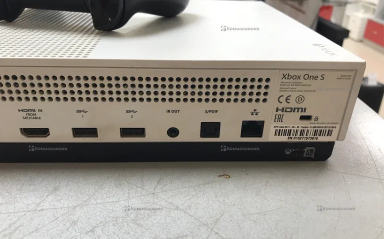 Приставка Xbox One S 500 ГБ